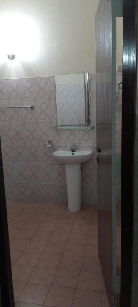 Milano Tourist Rest Hotel Anuradhapura Kültér fotó