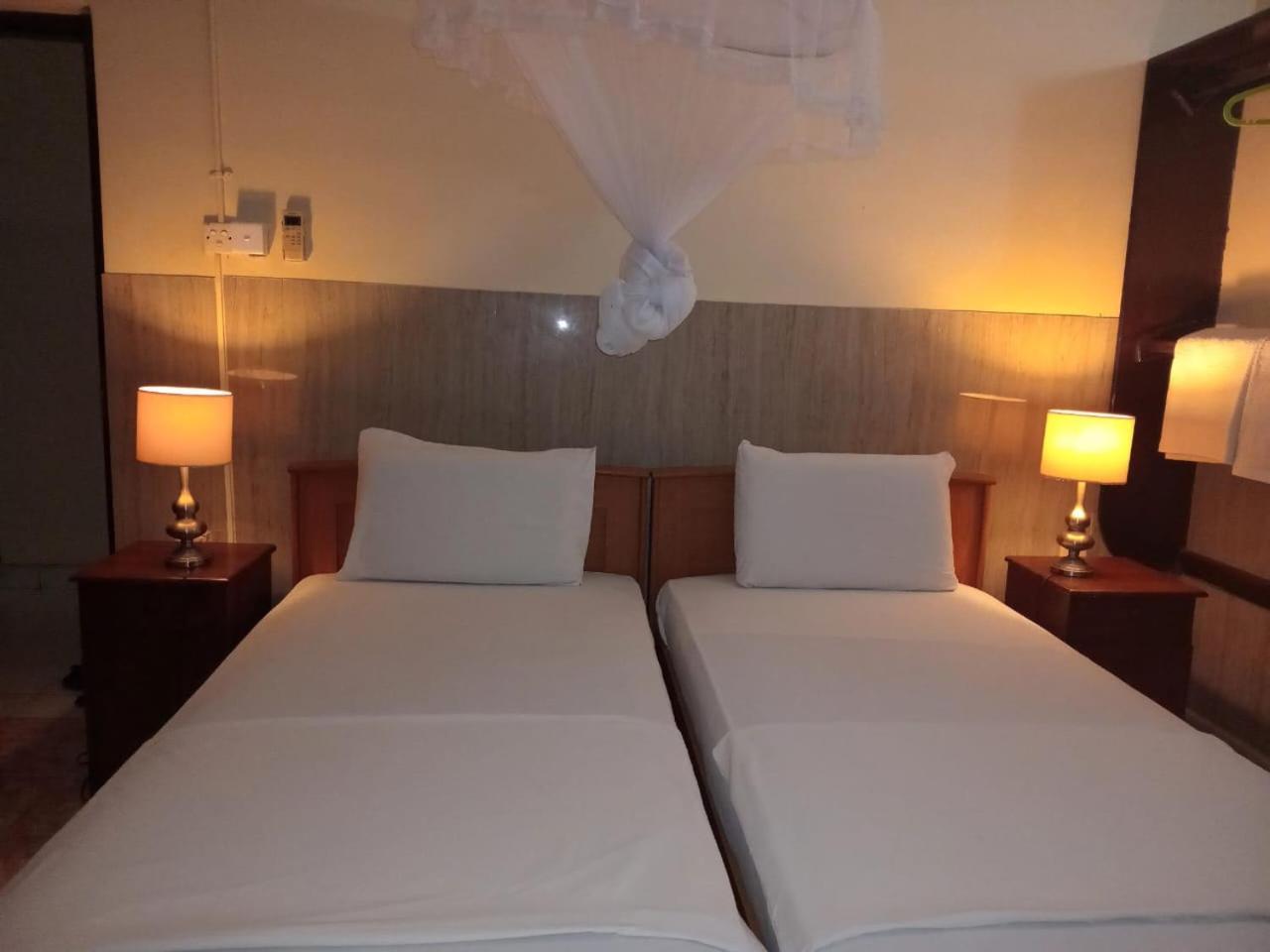 Milano Tourist Rest Hotel Anuradhapura Kültér fotó
