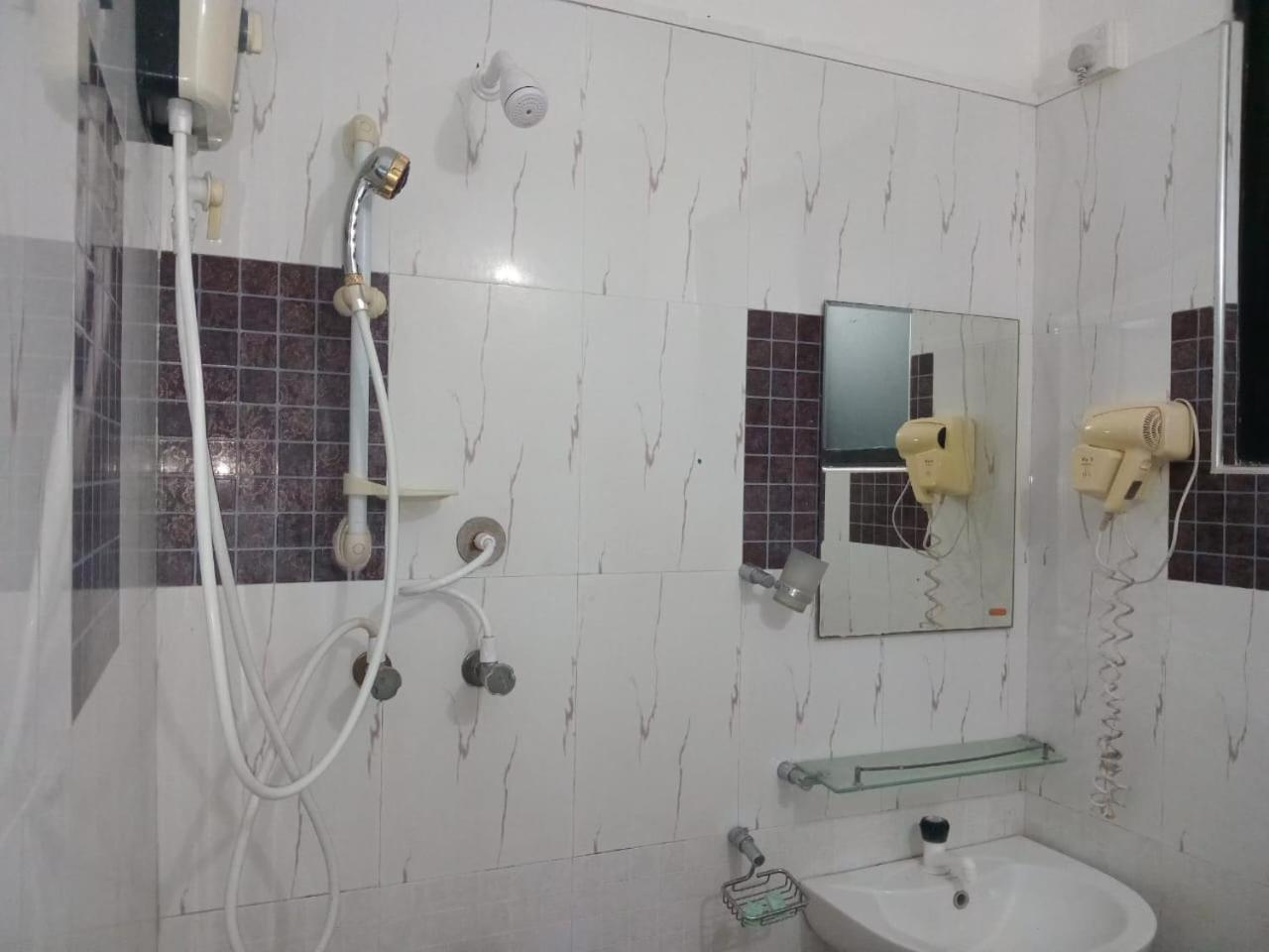 Milano Tourist Rest Hotel Anuradhapura Kültér fotó