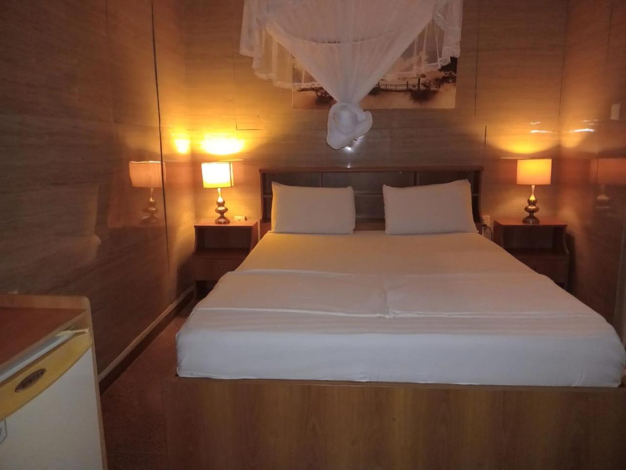 Milano Tourist Rest Hotel Anuradhapura Kültér fotó