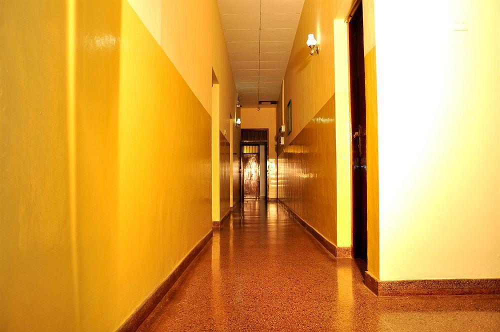 Milano Tourist Rest Hotel Anuradhapura Kültér fotó