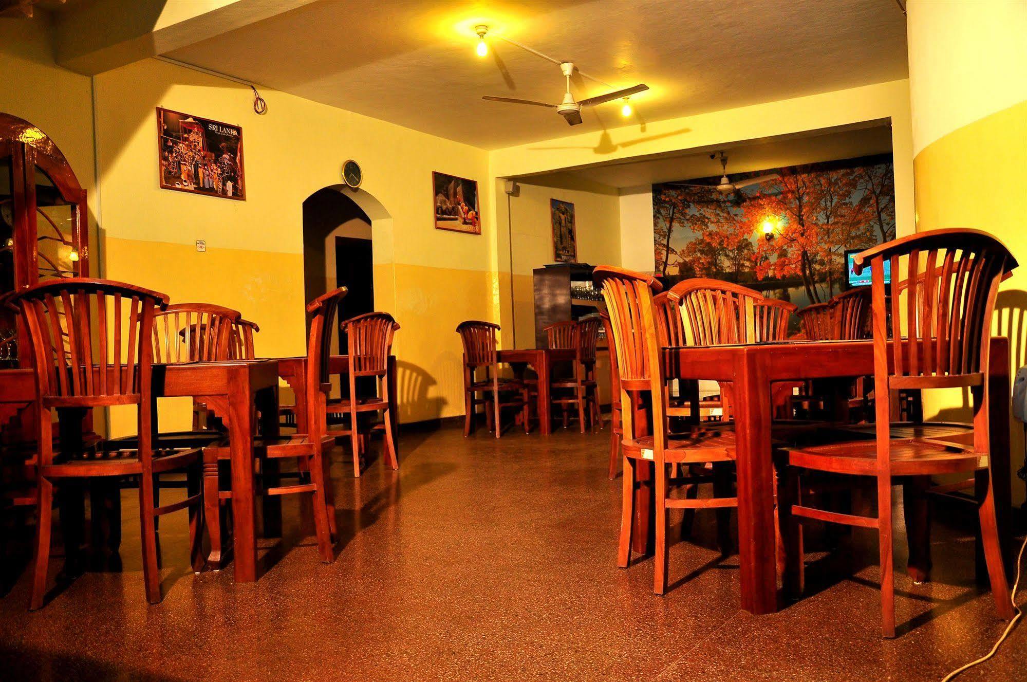 Milano Tourist Rest Hotel Anuradhapura Kültér fotó