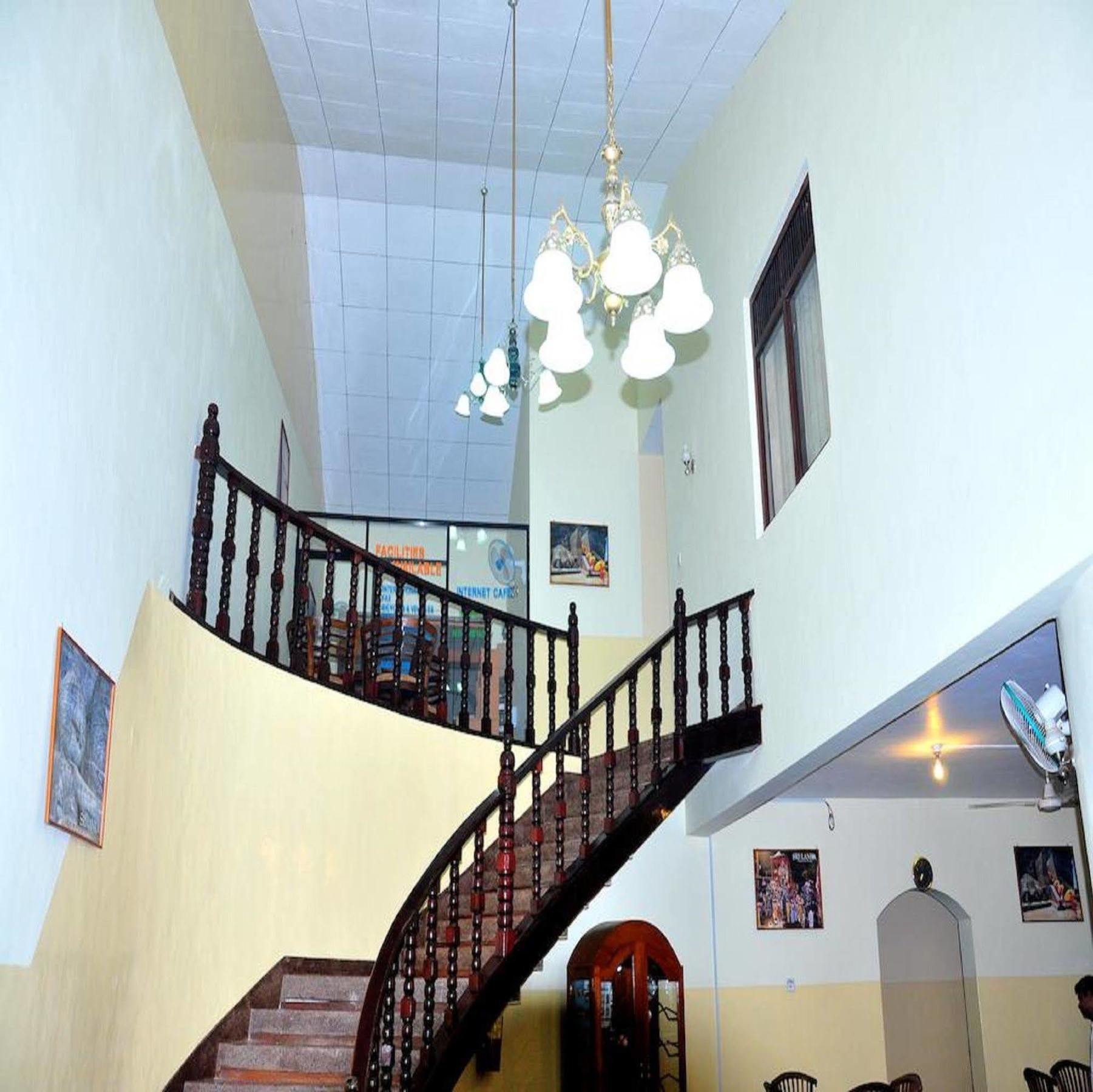 Milano Tourist Rest Hotel Anuradhapura Kültér fotó