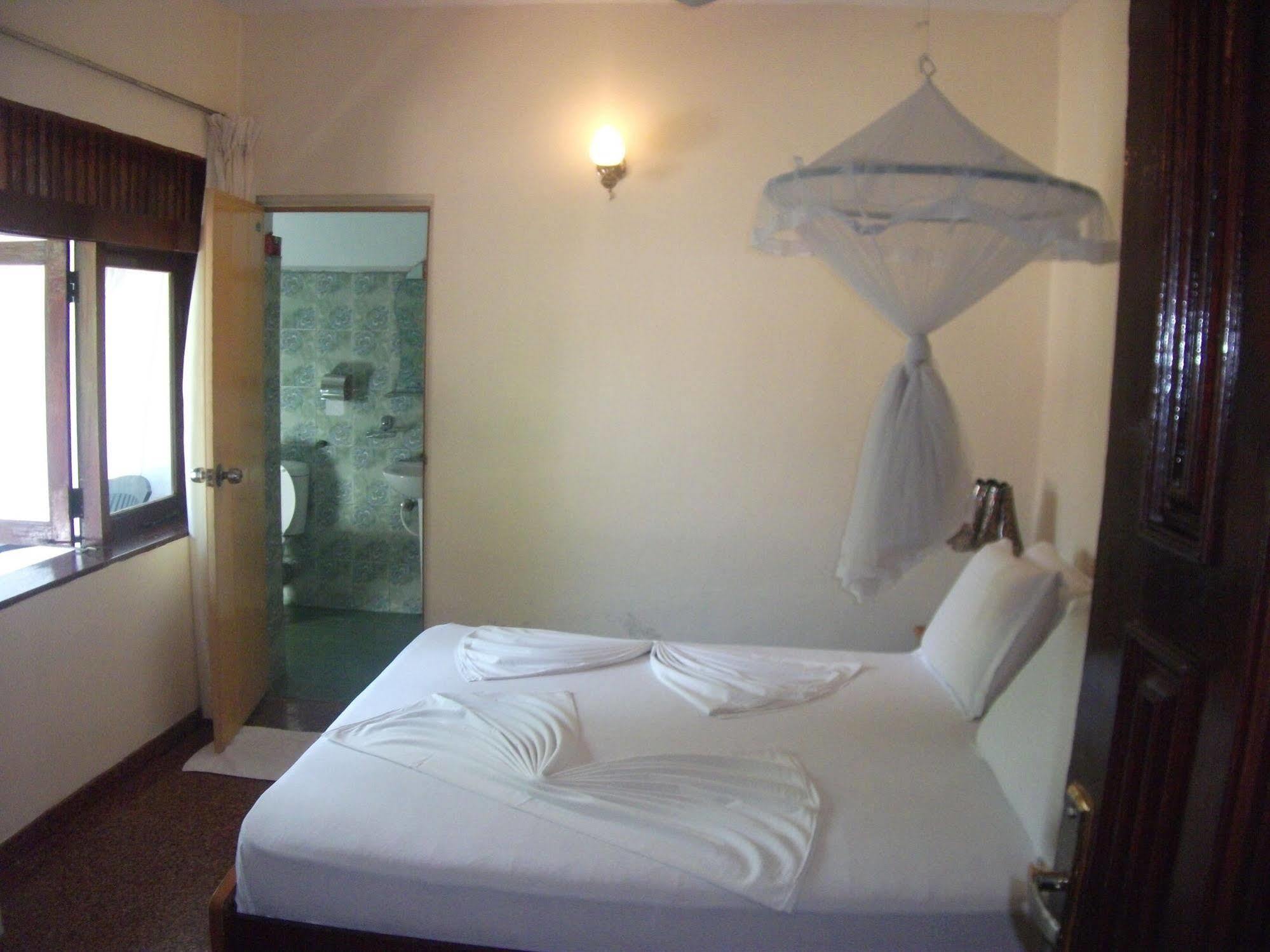 Milano Tourist Rest Hotel Anuradhapura Kültér fotó